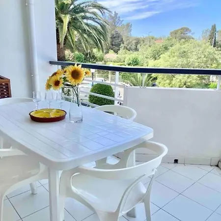 With Pool Near The Sea * Saint-Raphael (Var)