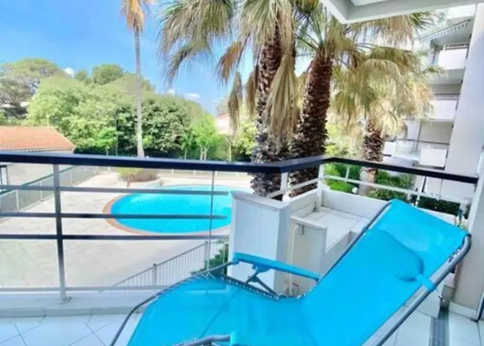 With Pool Near The Sea * Сен-Рафаель