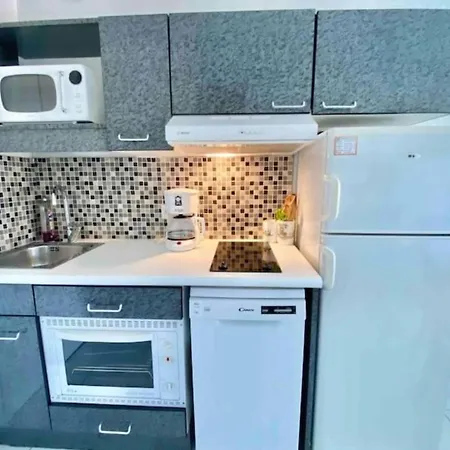 With Pool Near The Sea Saint-Raphaël