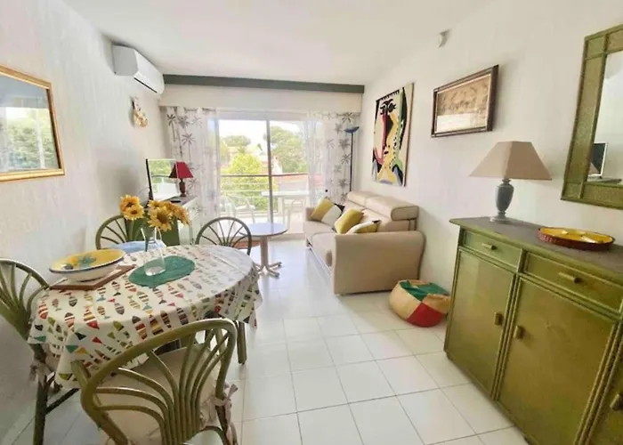 Apartment With Pool Near The Sea Saint-Raphaël